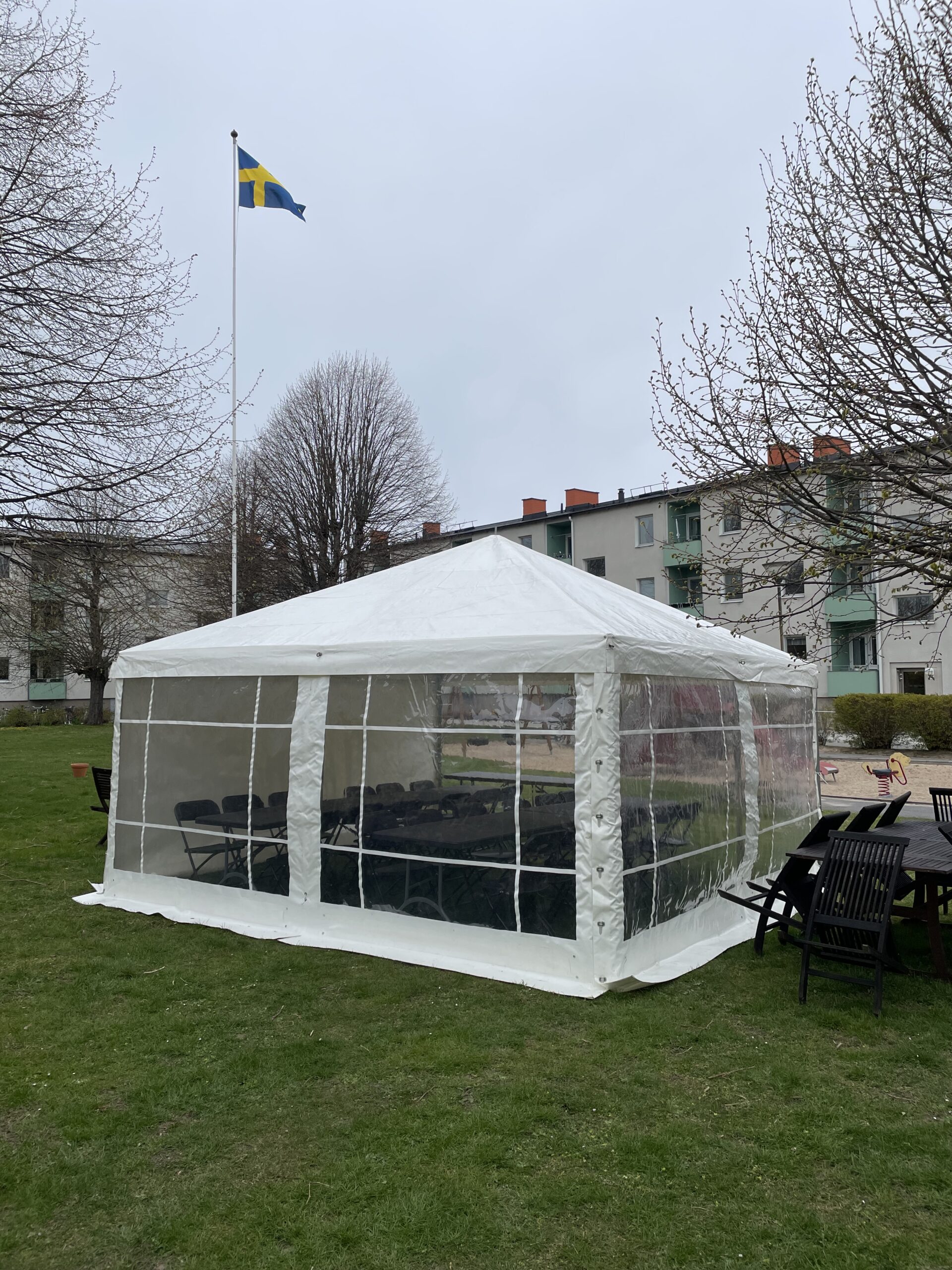 Festtält uppsatt